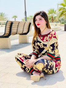 Aisha +971586300922